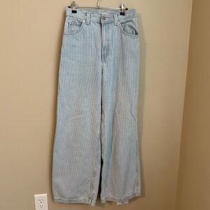 Levi’s Cinch Baggy Jeans